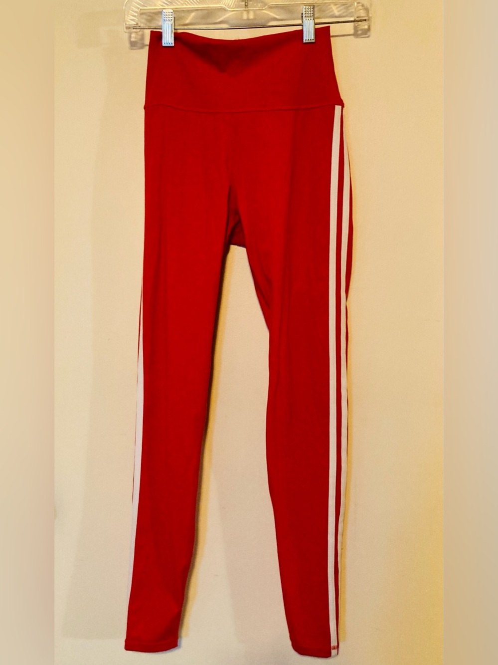 Ododos Women’s Yoga Waist High Waist Leggings Red with White Side Stripes NWOT
